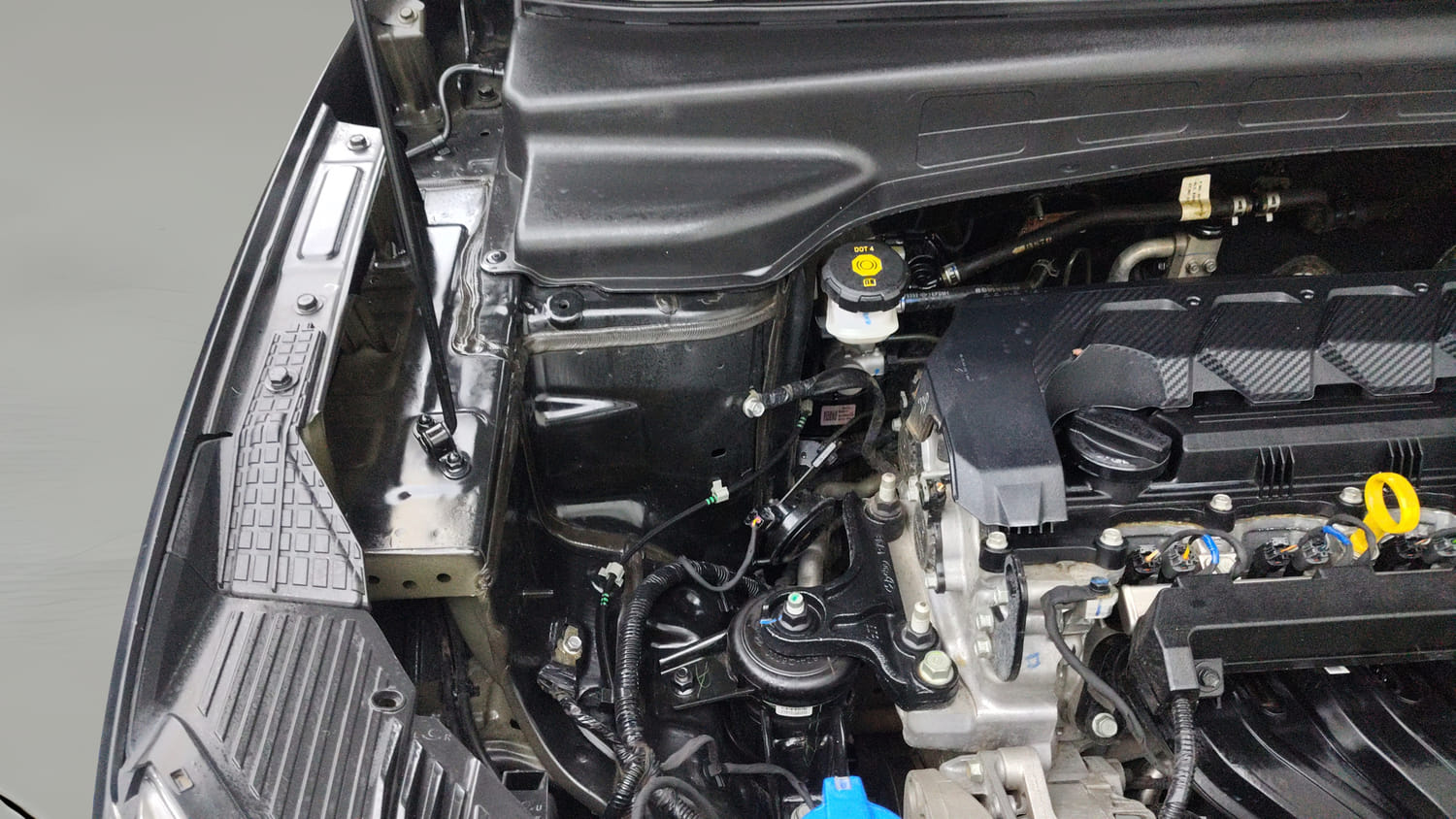 Used 2021 Hyundai Creta SX 1.5 Petrol Petrol Manual engine ENGINE RIGHT SIDE HINGE & APRON VIEW