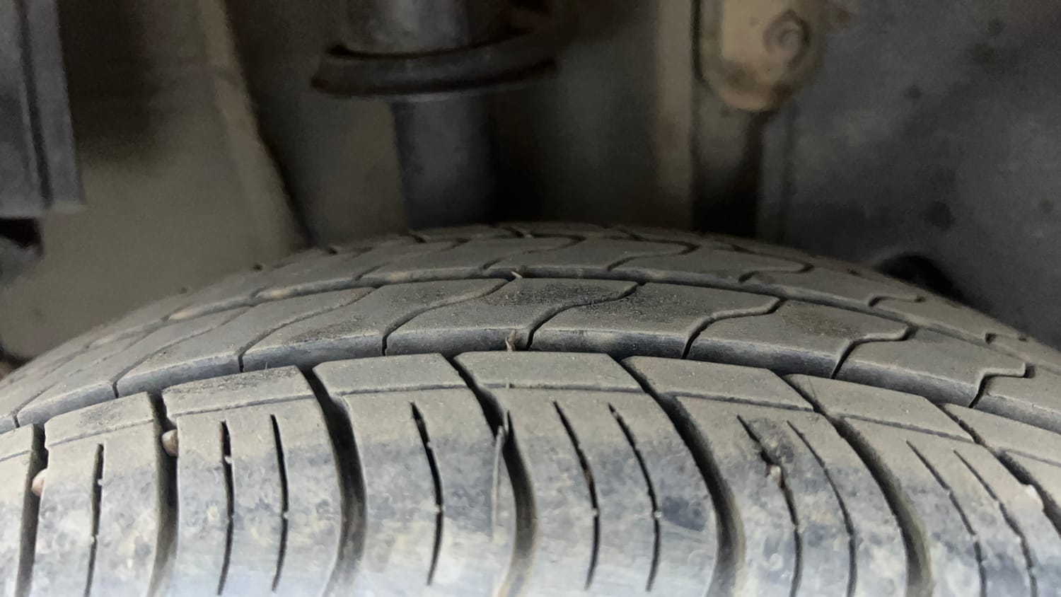Used 2016 Tata Tiago Revotron XZ Petrol Manual tyres RIGHT REAR TYRE TREAD VIEW
