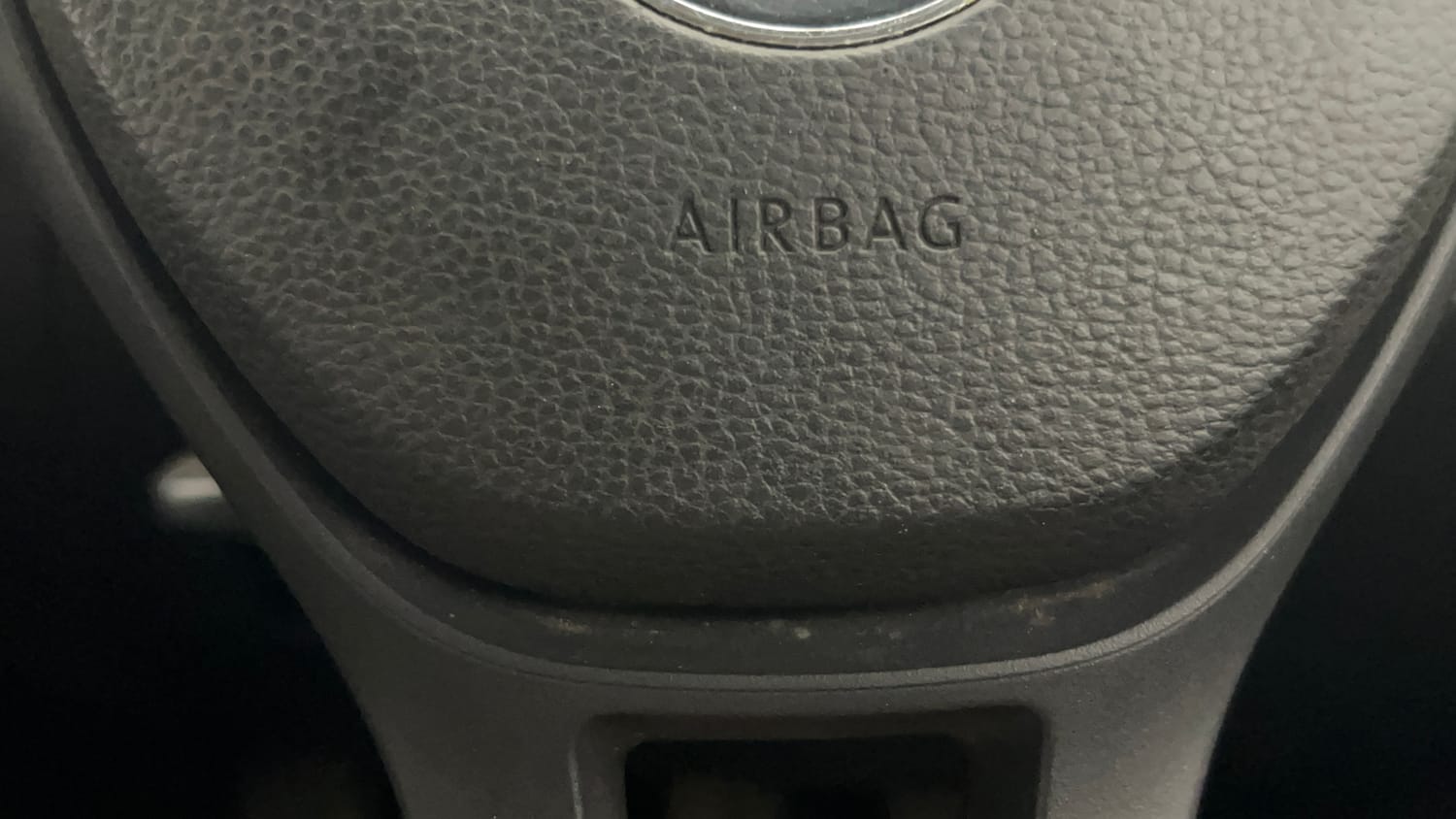 Used 2016 Volkswagen Polo Comfortline 1.2L (P) Petrol Manual top_features Airbags