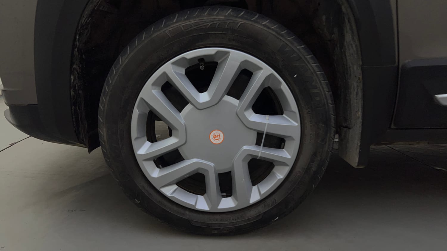 Used 2021 Renault Kiger RXT MT Petrol Manual tyres LEFT FRONT TYRE RIM VIEW