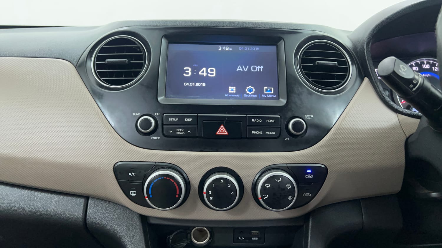 Used 2017 Hyundai Grand i10 Sportz (O) AT 1.2 Kappa VTVT Petrol Automatic interior MUSIC SYSTEM & AC CONTROL VIEW