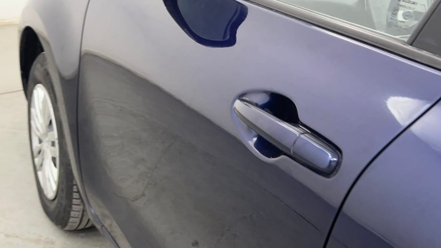 Used 2022 Maruti Suzuki Swift VXi AMT Petrol Automatic dents MINOR SCRATCH