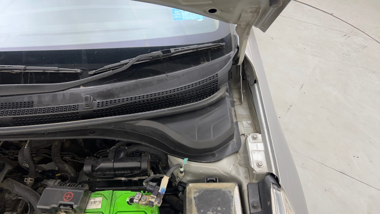 Used 2019 Hyundai Verna SX (O) 1.6 VTVT AT Petrol Automatic engine ENGINE LEFT SIDE HINGE & APRON VIEW