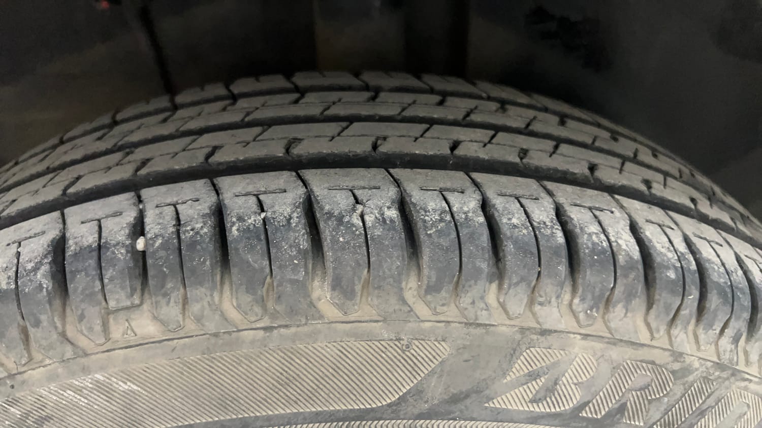 Used 2020 Tata Altroz XE Petrol Petrol Manual tyres LEFT REAR TYRE TREAD VIEW