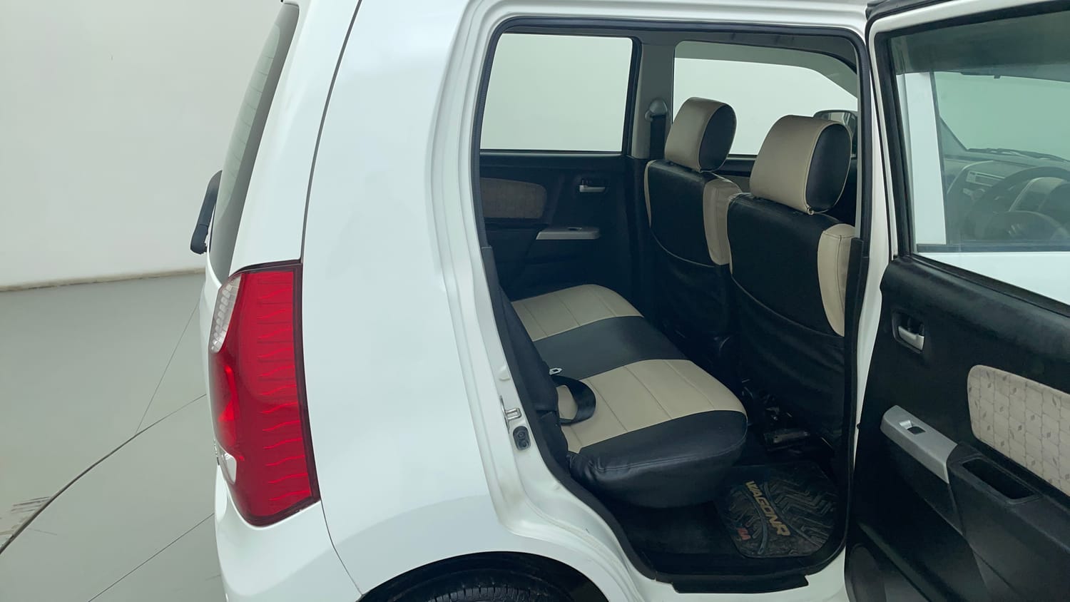 Used 2016 Maruti Suzuki Wagon R VXI Petrol Manual interior RIGHT SIDE REAR DOOR CABIN VIEW
