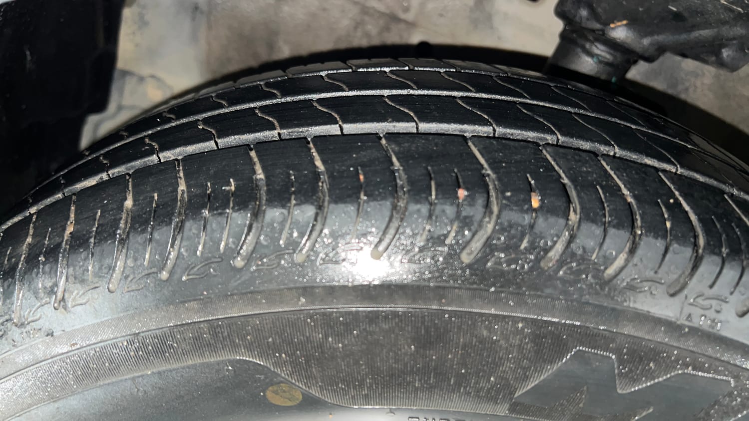Used 2014 Maruti Suzuki Celerio VXi AMT Petrol Automatic tyres LEFT FRONT TYRE TREAD VIEW