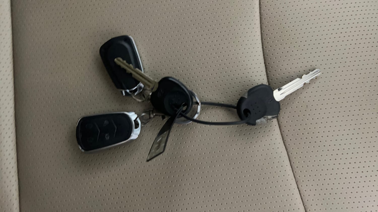 Used 2014 Hyundai Eon Era + Petrol Manual extra CAR KEY VIEW