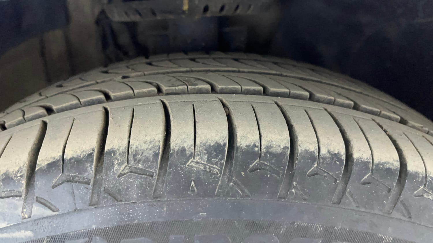 Used 2020 Volkswagen Polo Comfortline 1.0L (P) Petrol Manual tyres RIGHT FRONT TYRE TREAD VIEW