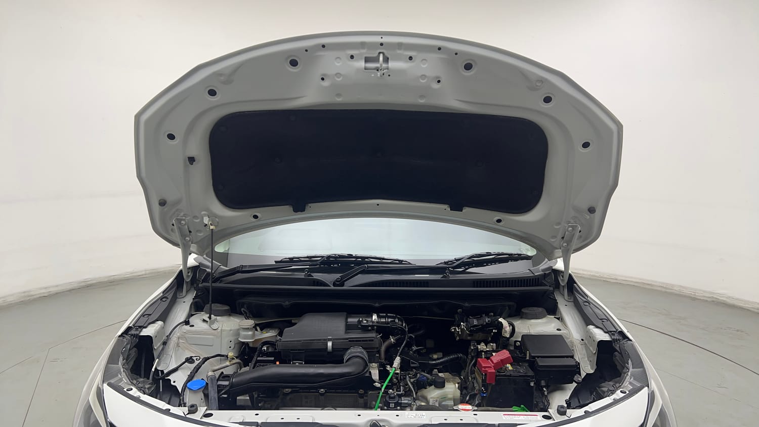 Used 2023 Maruti Suzuki Baleno Alpha AGS Petrol Automatic engine ENGINE & BONNET OPEN FRONT VIEW