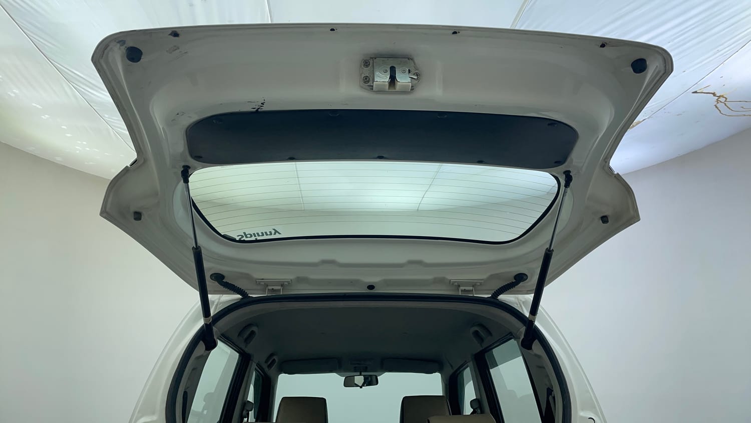 Used 2016 Maruti Suzuki Wagon R VXI Petrol Manual interior DICKY DOOR OPEN VIEW