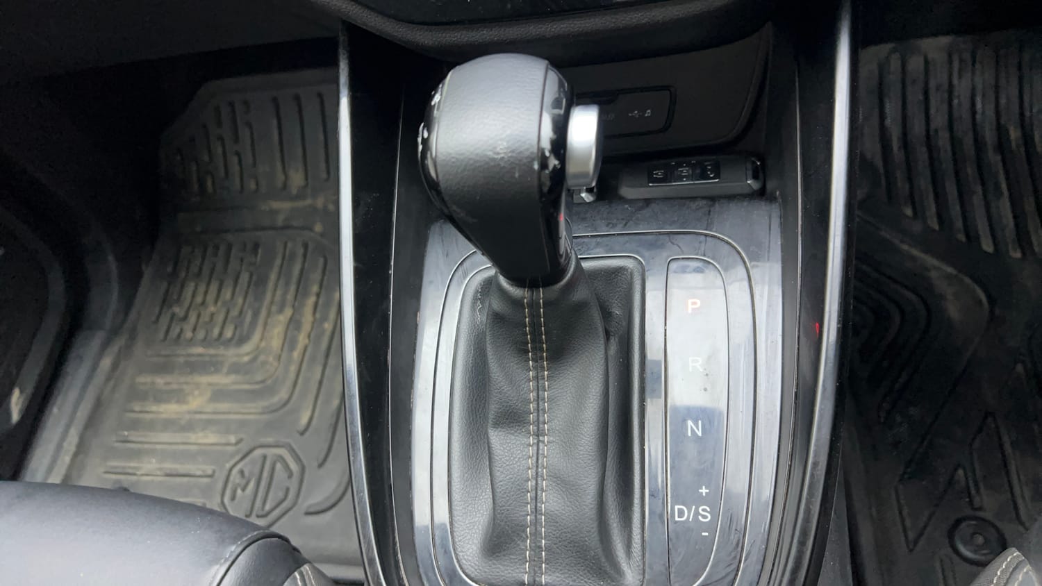 Used 2019 MG Motors Hector Sharp 1.5 DCT Petrol Petrol Automatic interior GEAR  KNOB VIEW