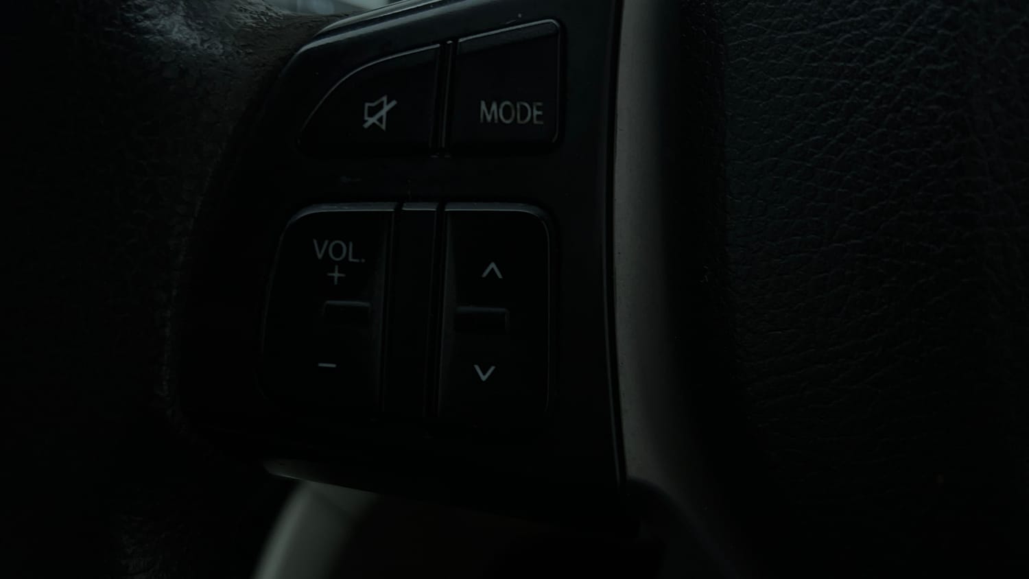 Used 2020 Maruti Suzuki Celerio ZXi (O) AMT Petrol Automatic top_features Steering mounted controls
