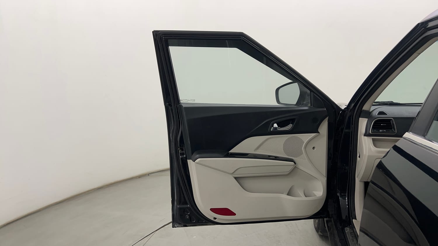 Used 2022 Mahindra XUV 300 W8 (O) 1.2 Petrol Petrol Manual interior LEFT FRONT DOOR OPEN VIEW