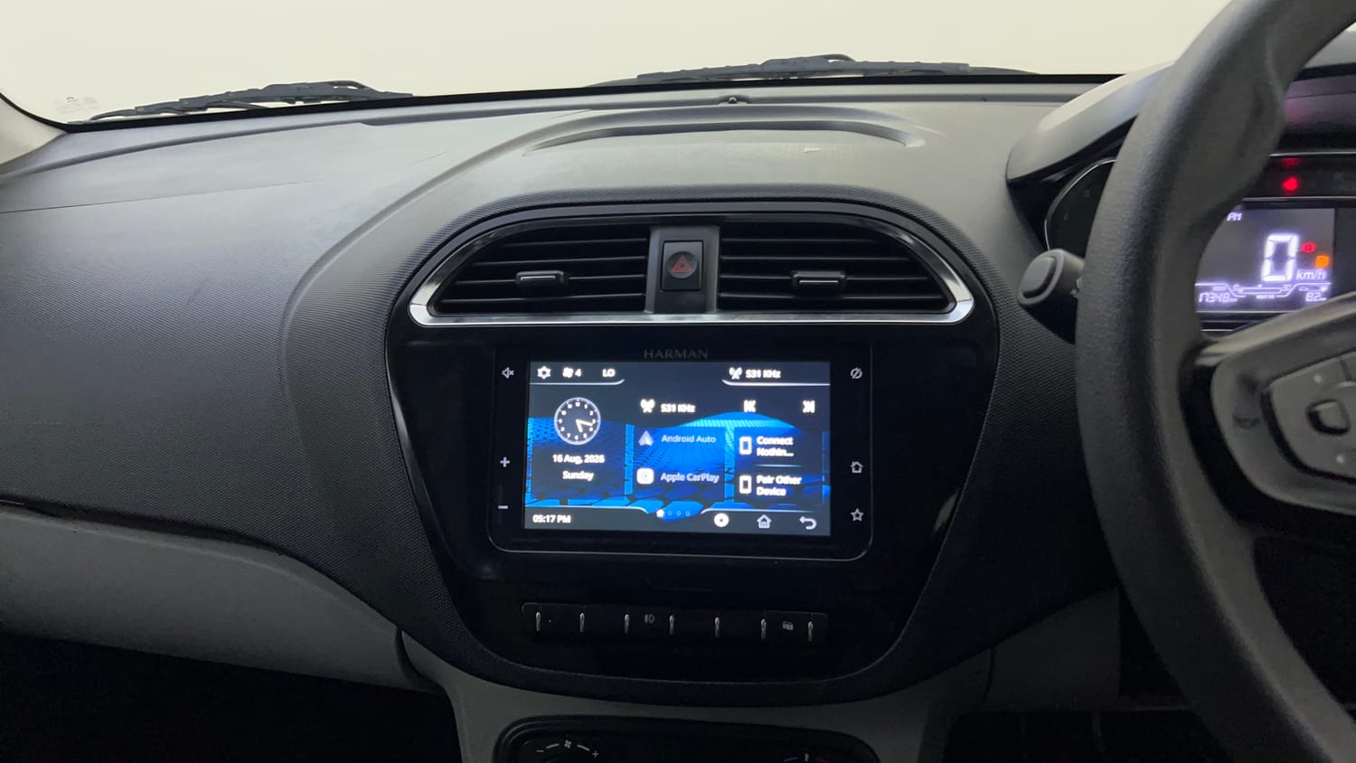 Used 2021 Tata Tiago XZ Plus Petrol Manual top_features Touch screen infotainment system