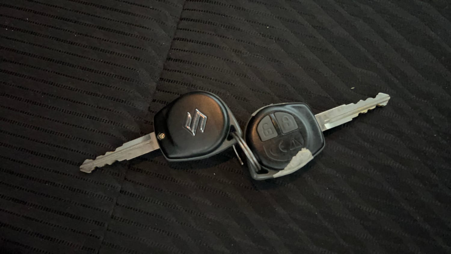 Used 2015 Maruti Suzuki Swift VXi Petrol Manual extra CAR KEY VIEW