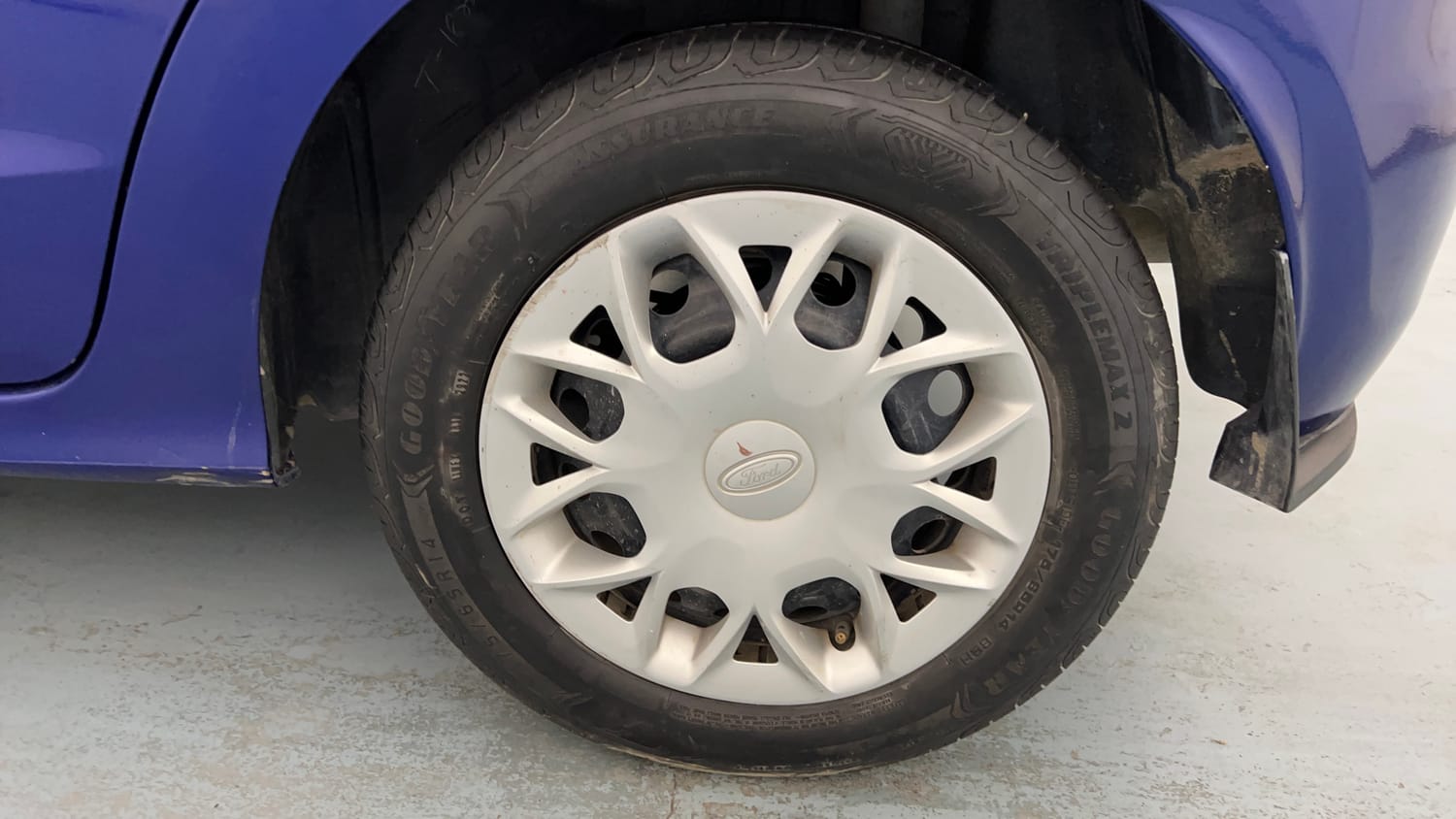 Used 2016 Ford Figo Trend 1.2 Ti-VCT Petrol Manual tyres LEFT REAR TYRE RIM VIEW