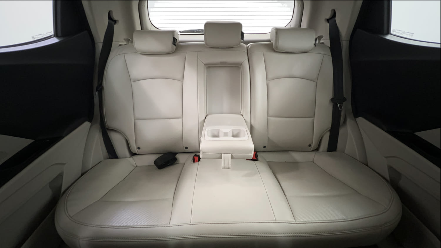 Used 2022 Mahindra XUV 300 W8 (O) 1.2 Petrol Petrol Manual interior REAR SEAT CONDITION VIEW