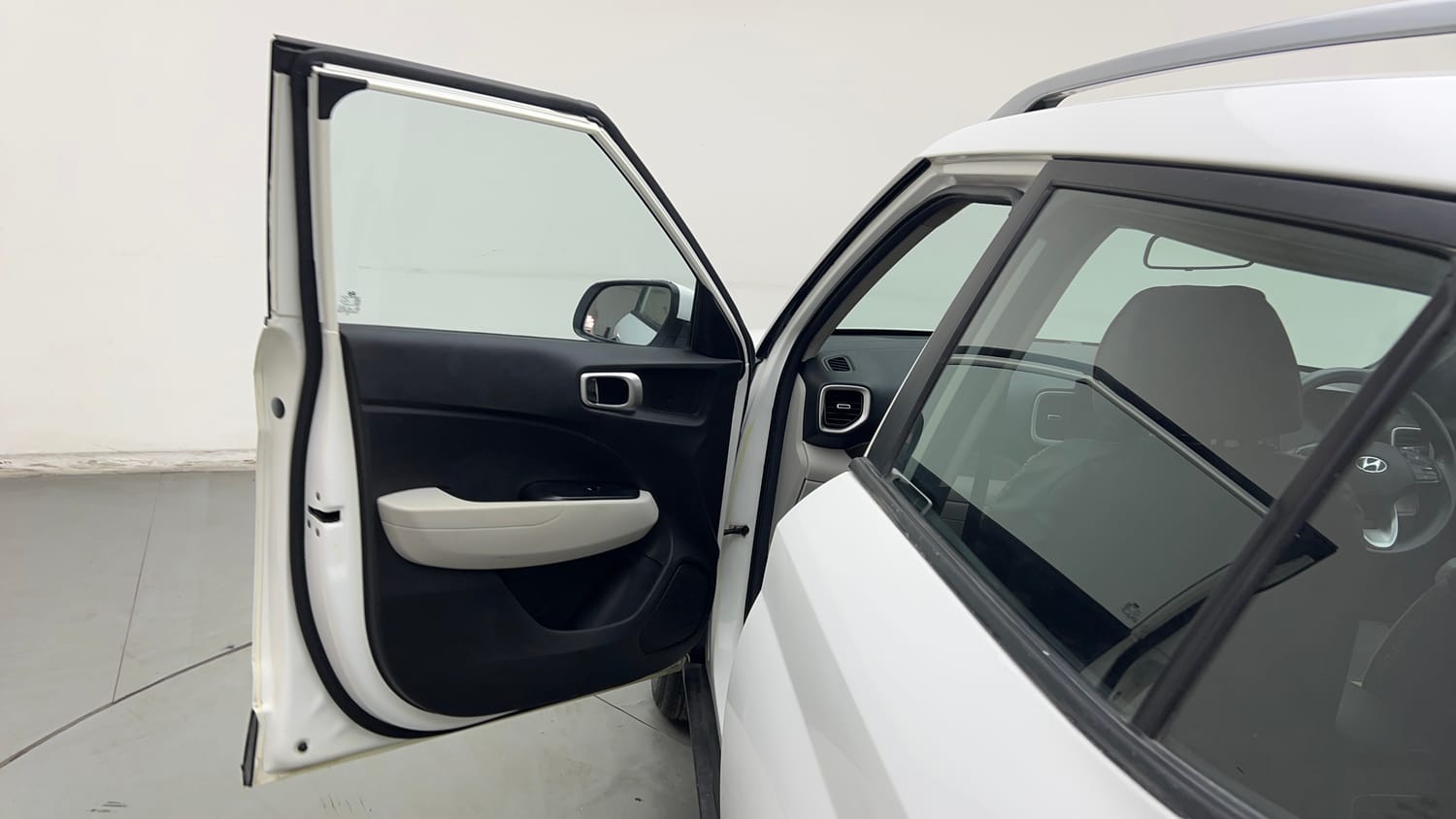 Used 2022 Hyundai Venue S (O) 1.2 Petrol Cng Manual interior LEFT FRONT DOOR OPEN VIEW
