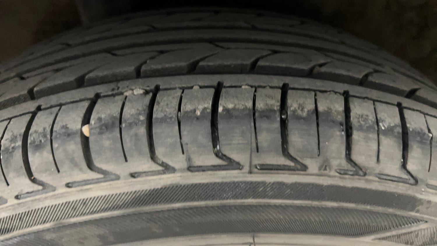 Used 2019 Honda Amaze 1.2 V CVT Petrol Petrol Automatic tyres RIGHT REAR TYRE TREAD VIEW