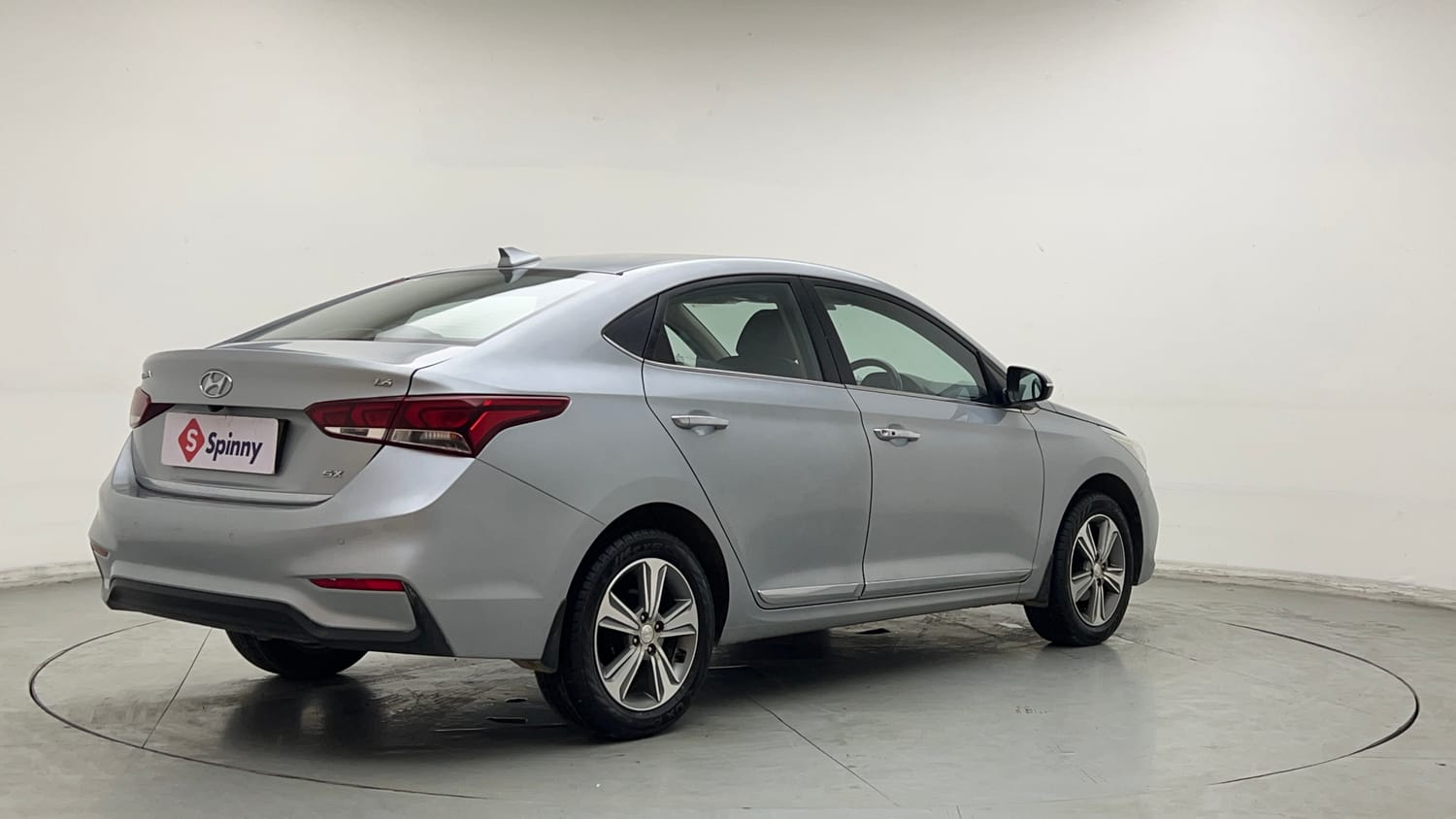 Used 2019 Hyundai Verna SX (O) 1.6 VTVT AT Petrol Automatic exterior RIGHT REAR CORNER VIEW