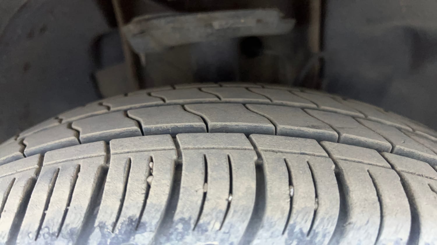 Used 2016 Tata Tiago Revotron XZ Petrol Manual tyres RIGHT FRONT TYRE TREAD VIEW