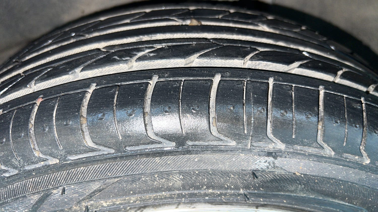 Used 2017 Maruti Suzuki Alto K10 LXi Petrol Manual tyres LEFT FRONT TYRE TREAD VIEW