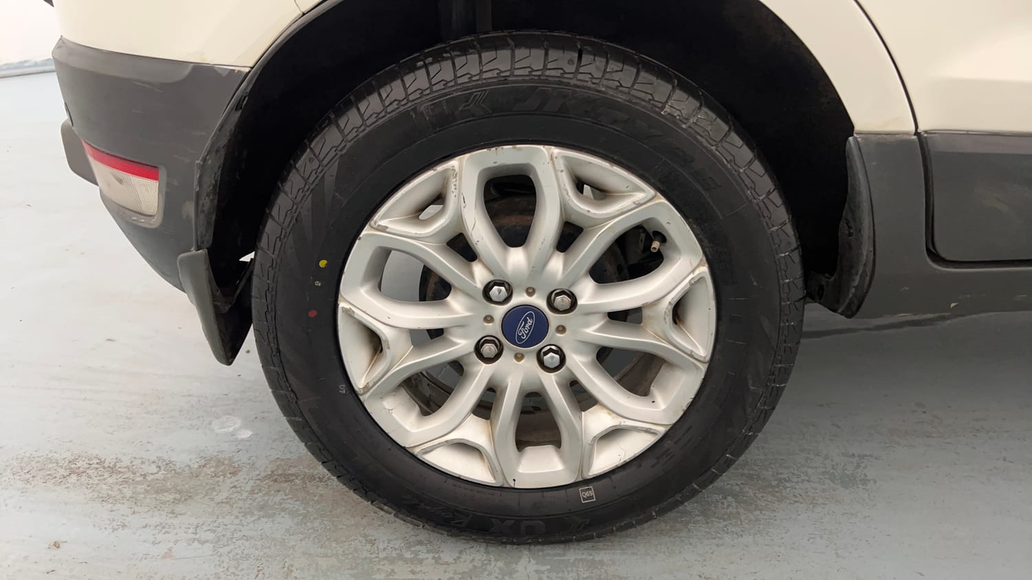 Used 2017 Ford EcoSport Trend+ 1.5L TDCi Diesel Manual tyres RIGHT REAR TYRE RIM VIEW