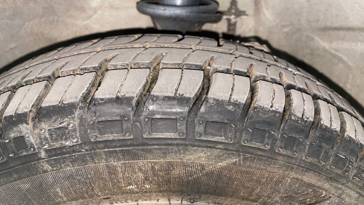 Used 2019 Maruti Suzuki Alto 800 LXi Petrol Manual tyres LEFT FRONT TYRE TREAD VIEW