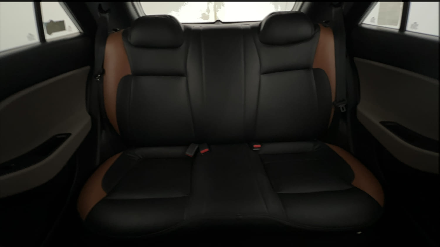 Used 2016 Hyundai Elite i20 Magna 1.2 Petrol Manual interior REAR SEAT CONDITION VIEW