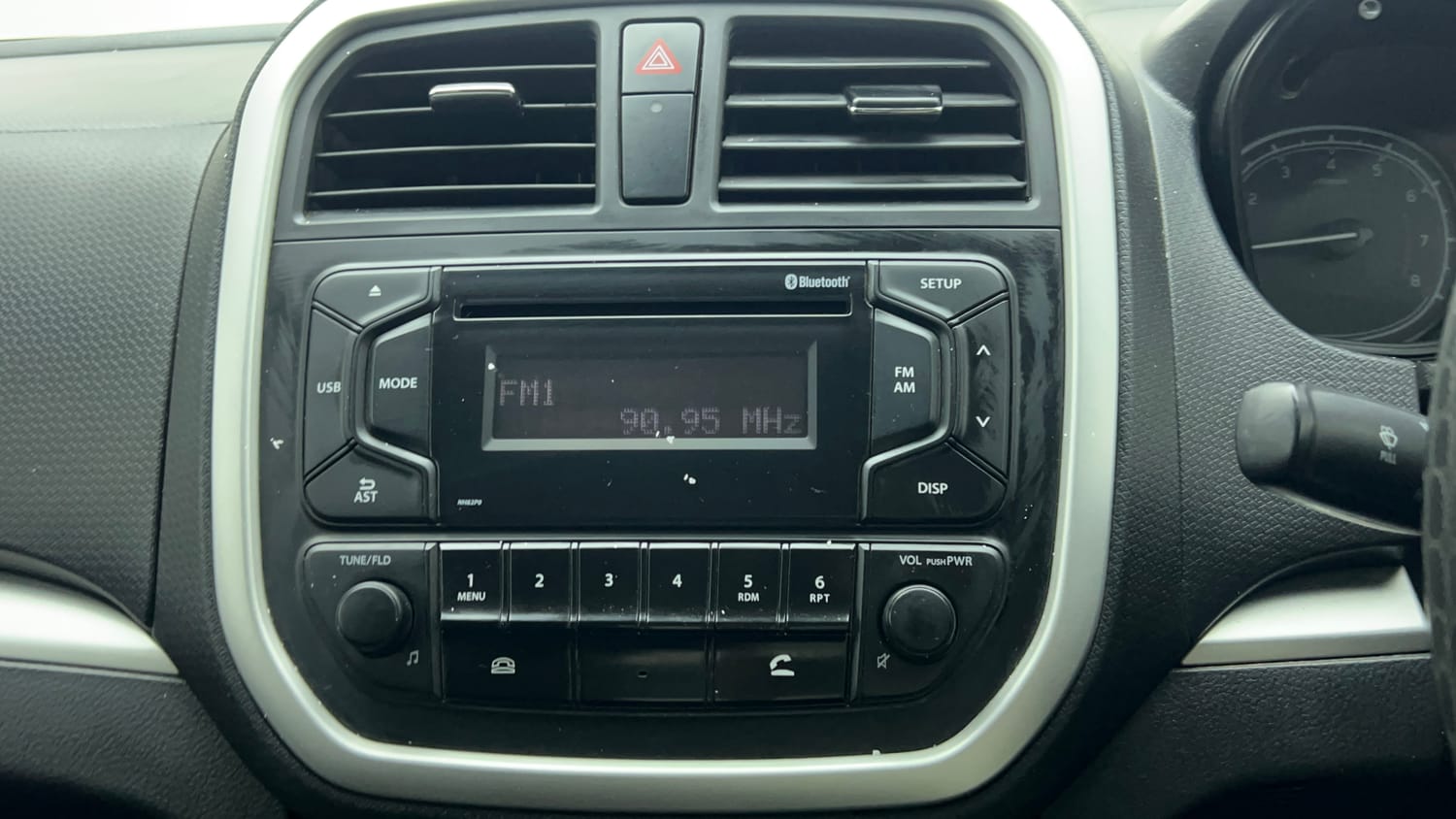 Used 2021 maruti-suzuki Vitara Brezza VXi Petrol Manual top_features Integrated (in-dash) music system