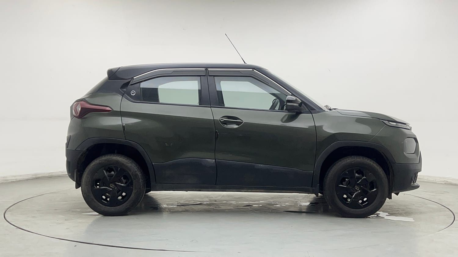 Used 2023 Tata Punch Camo Adventure Rhythm AMT Petrol Automatic exterior RIGHT SIDE VIEW