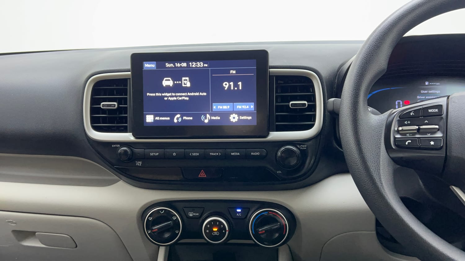 Used 2022 Hyundai Venue S (O) 1.2 Petrol Cng Manual interior MUSIC SYSTEM & AC CONTROL VIEW