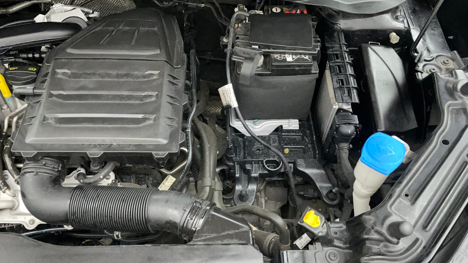 Used 2025 Skoda Kylaq Signature+ 1.0 TSI Petrol Manual engine ENGINE LEFT SIDE VIEW