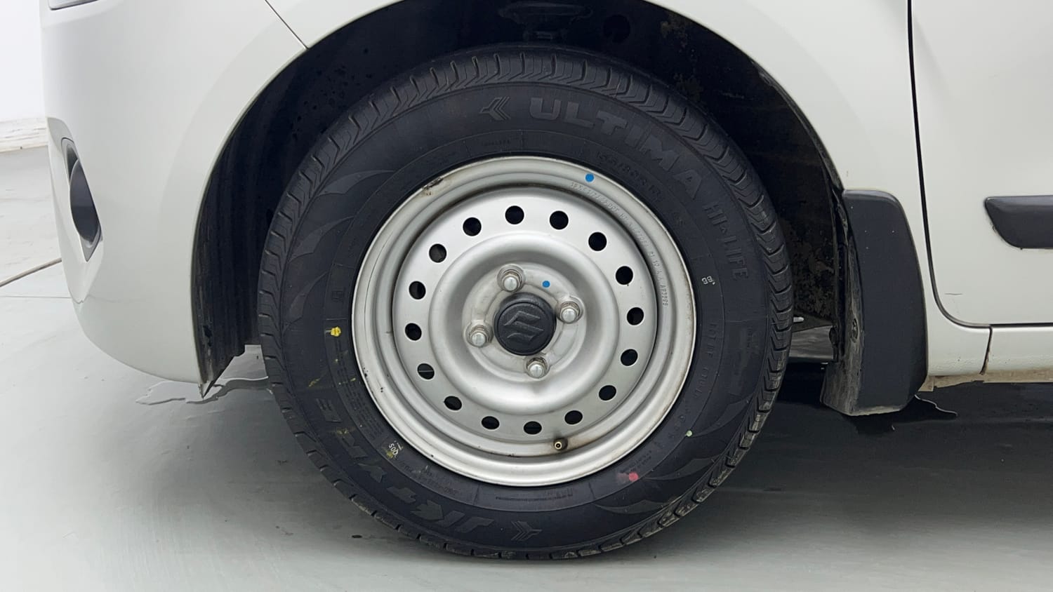 Used 2021 Maruti Suzuki Wagon R 1.0 LXi 1.0 Petrol Manual tyres LEFT FRONT TYRE RIM VIEW