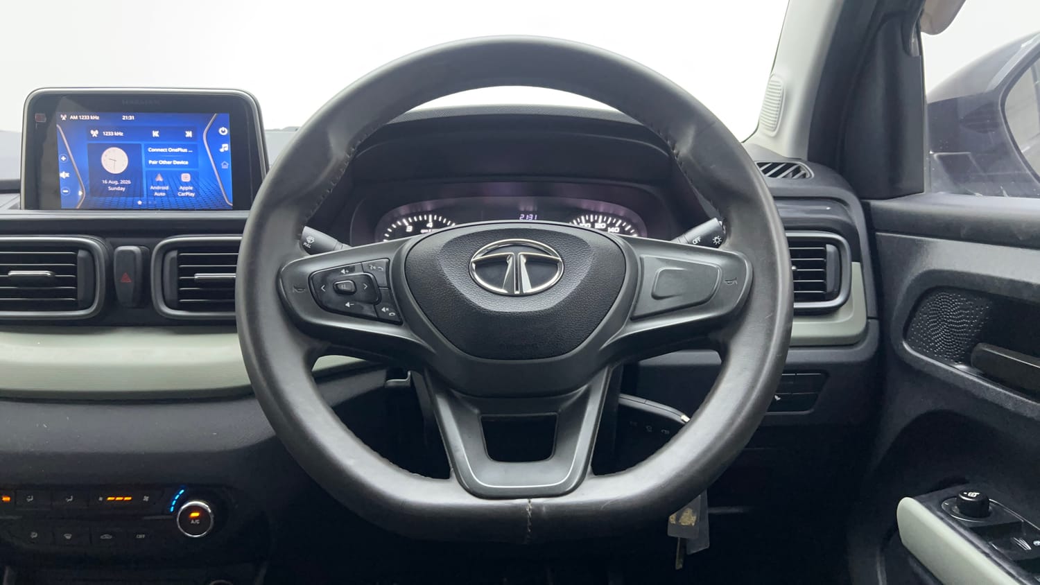 Used 2023 Tata Punch Camo Adventure Rhythm AMT Petrol Automatic interior STEERING VIEW