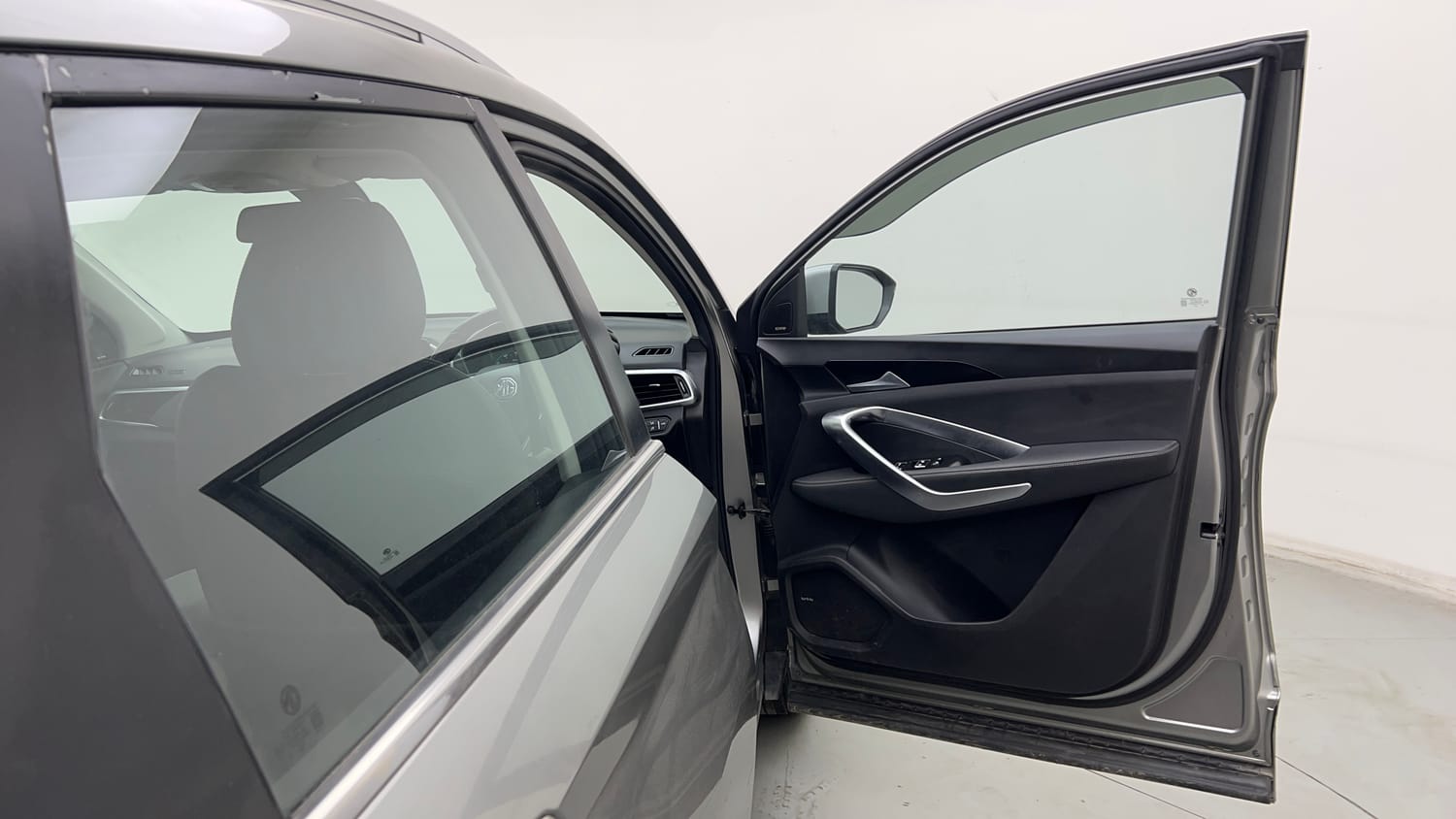 Used 2019 MG Motors Hector Sharp 1.5 DCT Petrol Petrol Automatic interior RIGHT FRONT DOOR OPEN VIEW