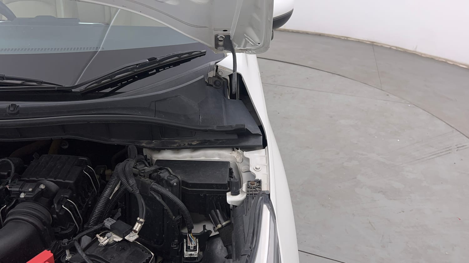 Used 2024 Honda City ZX Petrol CVT Petrol Automatic engine ENGINE LEFT SIDE HINGE & APRON VIEW