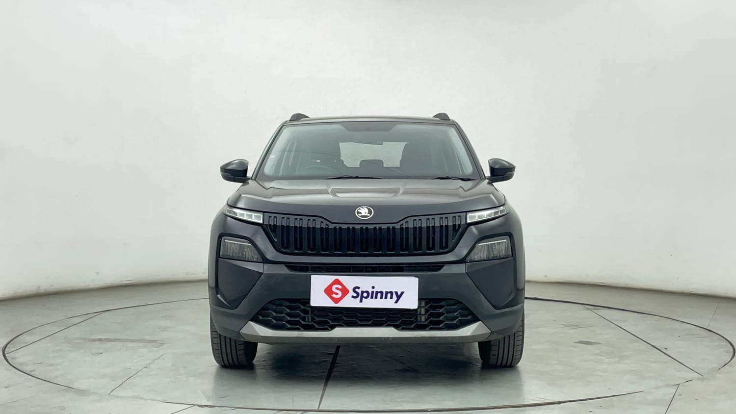 Used 2025 Skoda Kylaq Signature+ 1.0 TSI Petrol Manual exterior FRONT VIEW