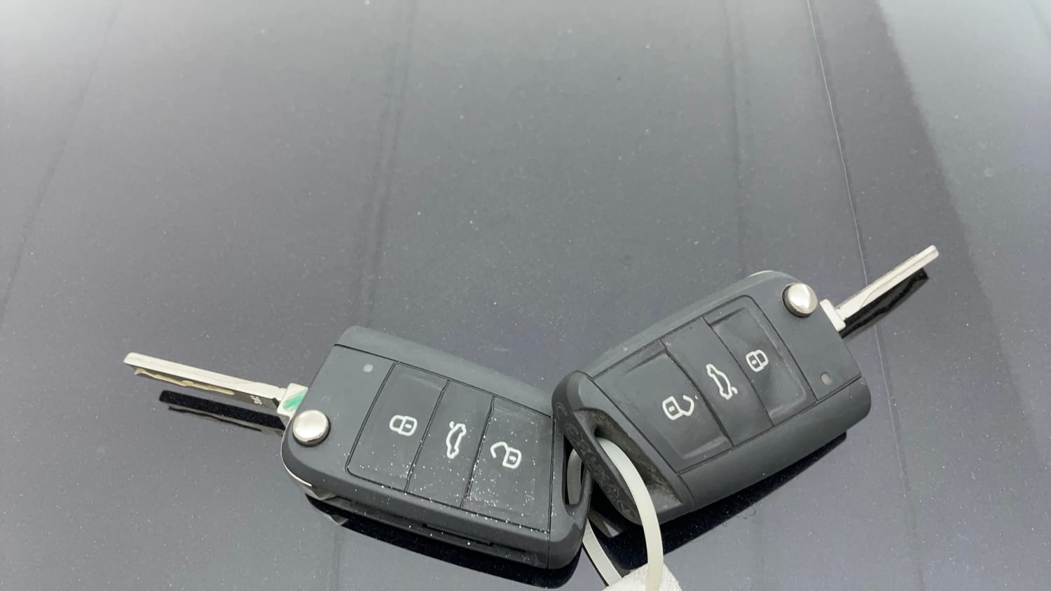 Used 2025 Skoda Kylaq Signature+ 1.0 TSI Petrol Manual extra CAR KEY VIEW