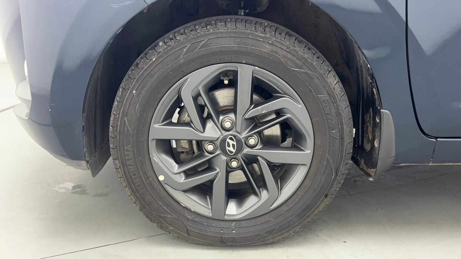 Used 2020 Hyundai Grand i10 Nios Sportz AMT 1.2 Kappa VTVT Petrol Automatic tyres LEFT FRONT TYRE RIM VIEW
