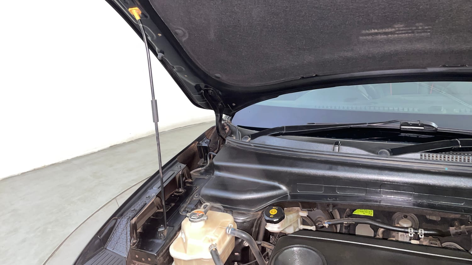 Used 2022 Hyundai Creta SX (O) 1.4 Turbo 7 DCT Petrol Automatic engine ENGINE RIGHT SIDE HINGE & APRON VIEW