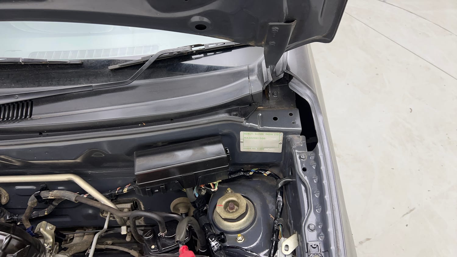 Used 2017 Maruti Suzuki Alto K10 LXi Petrol Manual engine ENGINE LEFT SIDE HINGE & APRON VIEW