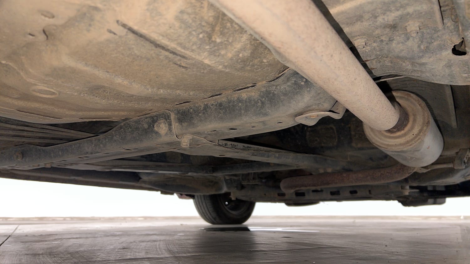 Used 2015 Honda City SV Petrol Manual extra REAR RIGHT UNDERBODY VIEW