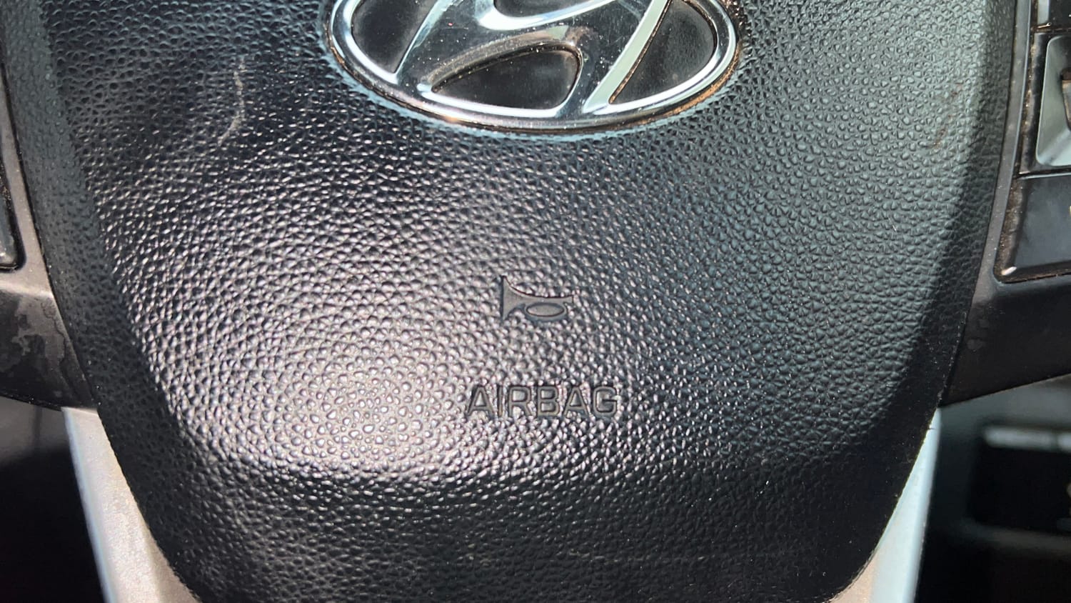 Used 2018 Hyundai Creta SX 1.6 AT CRDi Diesel Automatic top_features Airbags