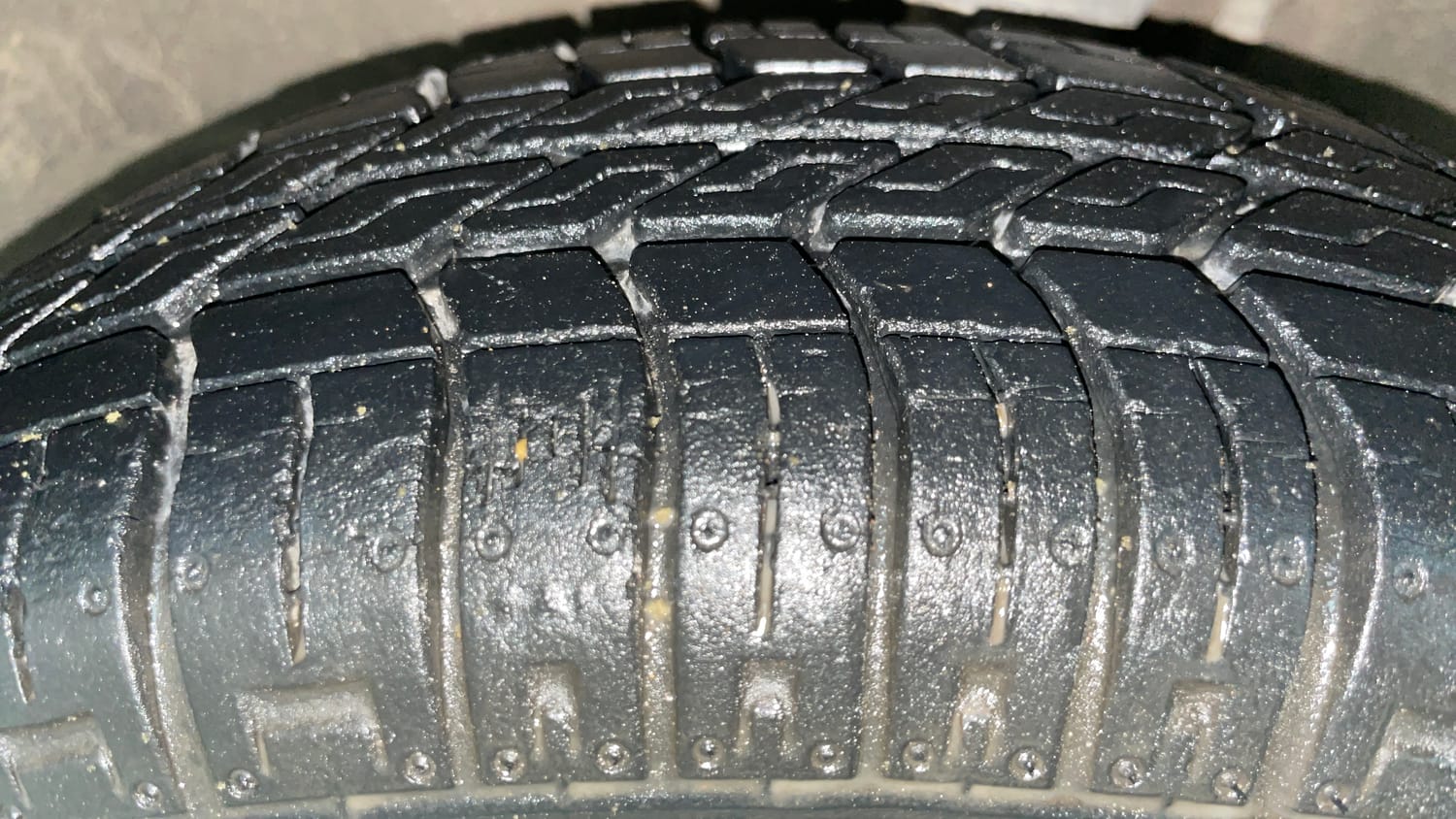 Used 2016 Maruti Suzuki Alto 800 Lxi Petrol Manual tyres LEFT FRONT TYRE TREAD VIEW