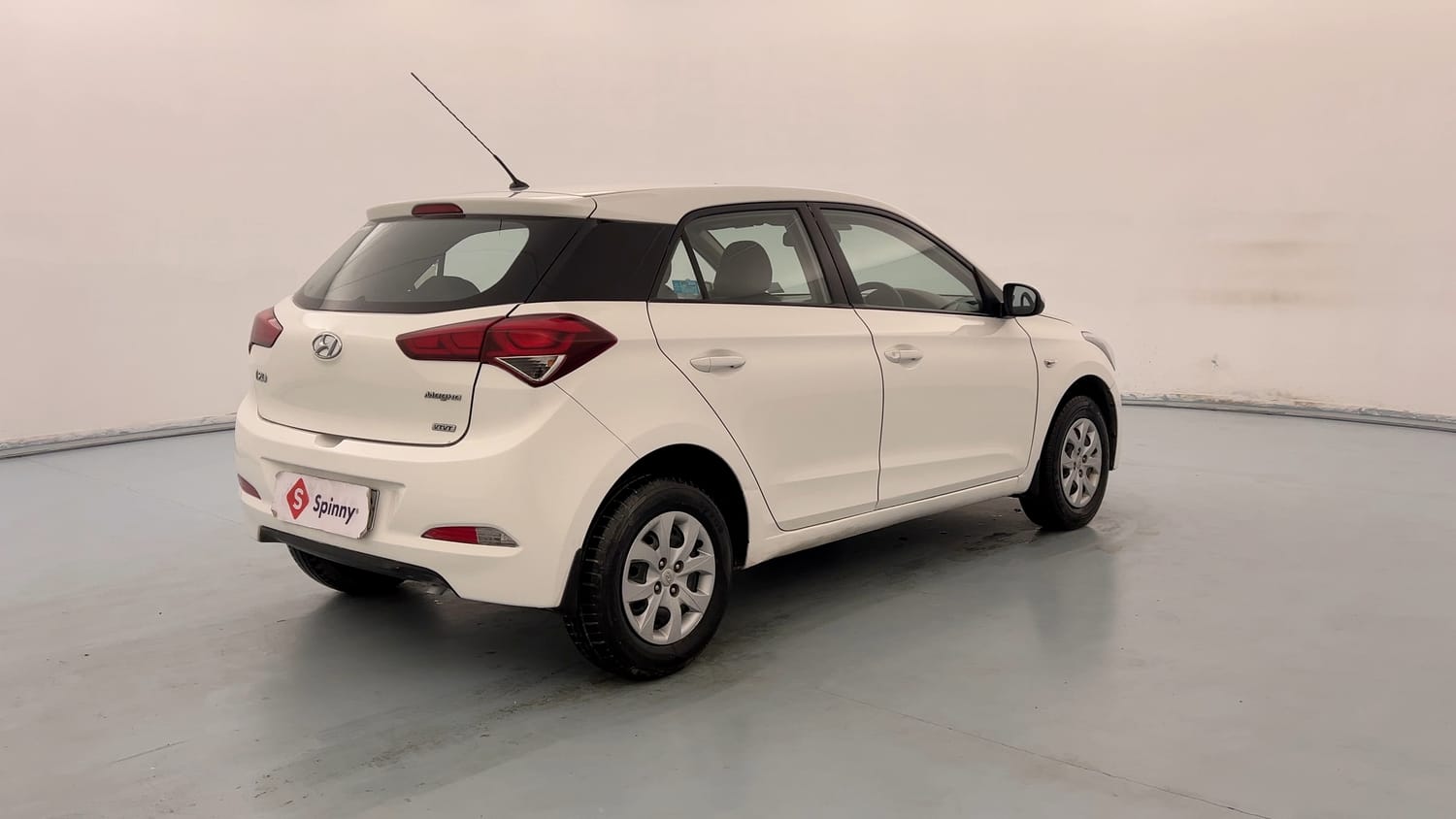 Used 2016 Hyundai Elite i20 Magna 1.2 Petrol Manual exterior RIGHT REAR CORNER VIEW