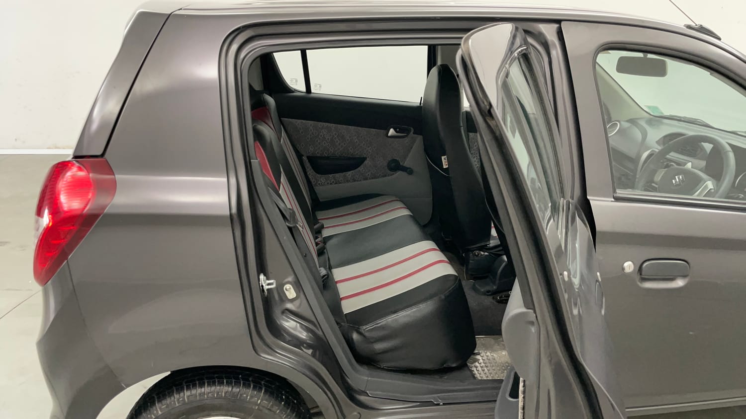 Used 2016 Maruti Suzuki Alto 800 Lxi Petrol Manual interior RIGHT SIDE REAR DOOR CABIN VIEW
