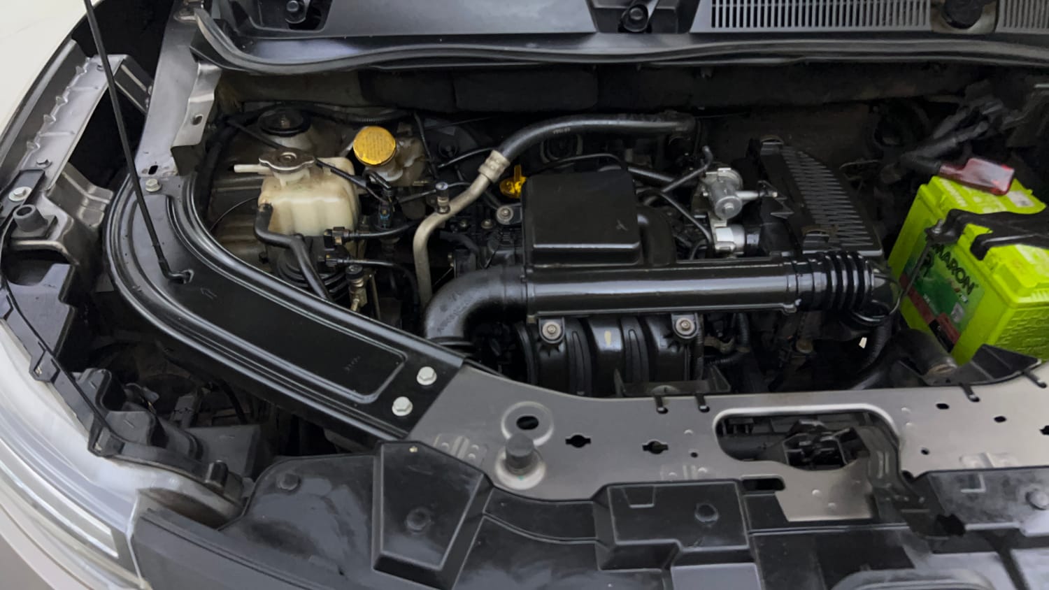 Used 2021 Renault Kiger RXT MT Petrol Manual engine ENGINE RIGHT SIDE VIEW