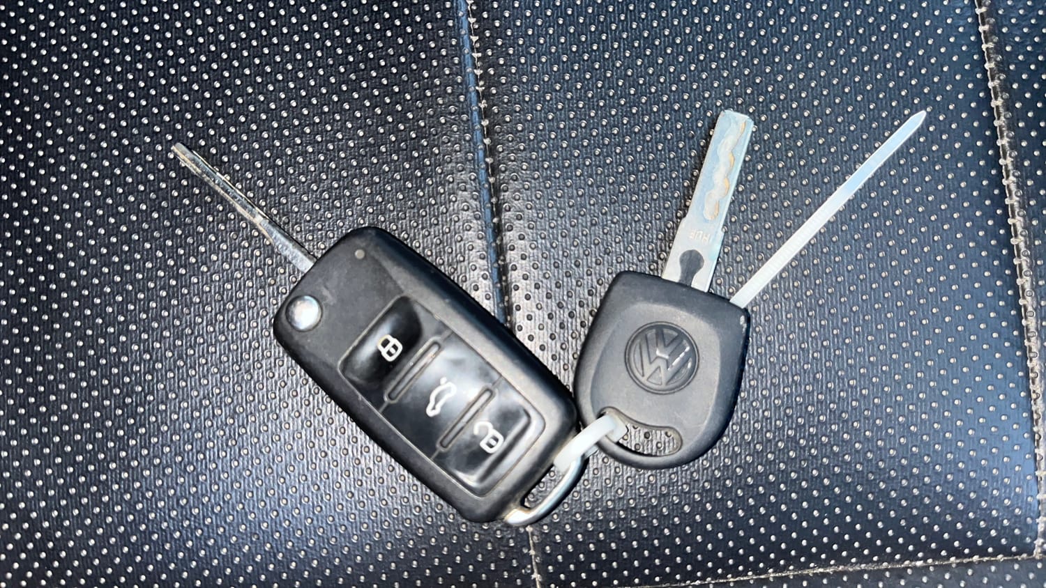 Used 2020 Volkswagen Polo Comfortline 1.0L (P) Petrol Manual extra CAR KEY VIEW
