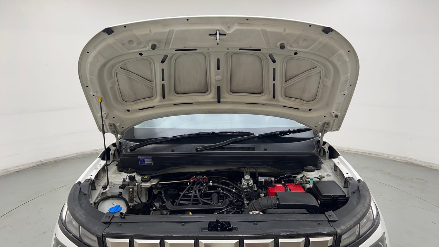Used 2022 Hyundai Venue S (O) 1.2 Petrol Cng Manual engine ENGINE & BONNET OPEN FRONT VIEW